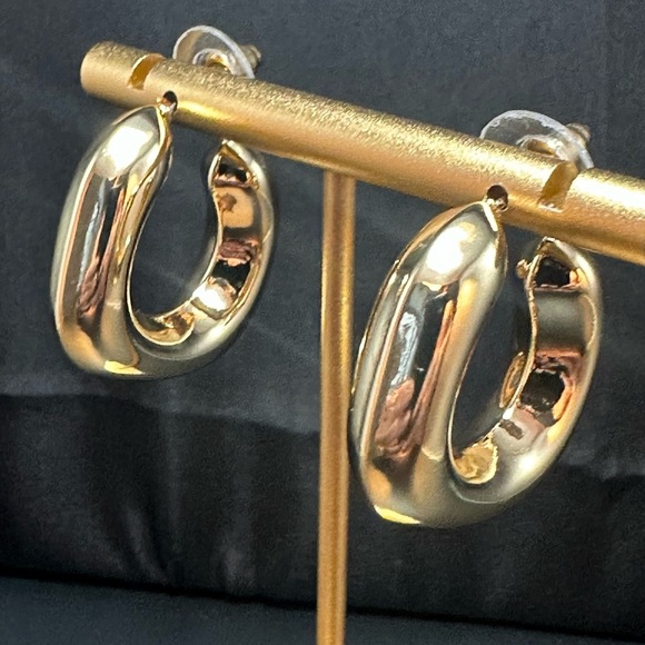 14K Gold Plated Hoop Earrings – Lightweight & Hypoallergenic Nickel & Lead Free - Picture 1 of 10